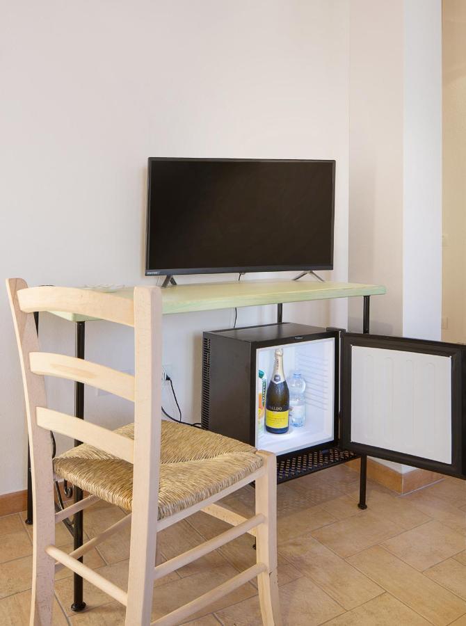 Edomat Bed and Breakfast Monserrato Buitenkant foto
