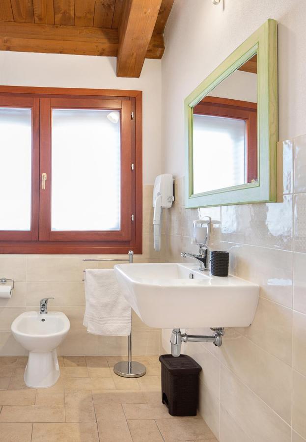Edomat Bed and Breakfast Monserrato Buitenkant foto