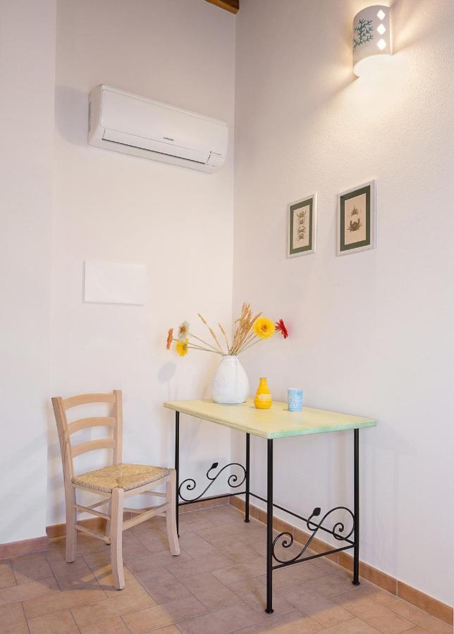 Edomat Bed and Breakfast Monserrato Buitenkant foto
